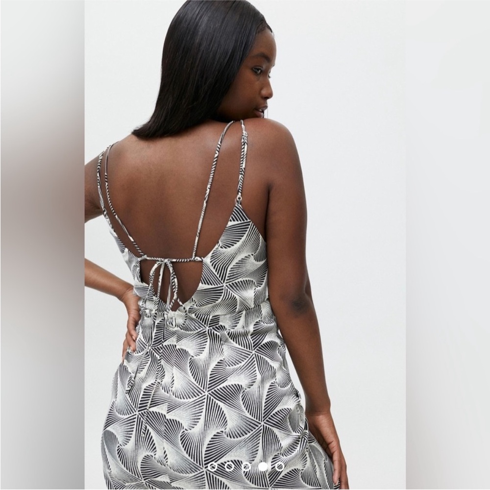 Urban Outfitters Black White Printed Ruched Midi Dress Tie Back Cutout Small - Picture 4 of 15
